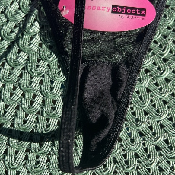 NWT Size large black thong with pink bow 🎀 on back with ruffle. - Picture 3 of 6